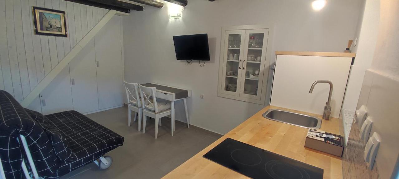 Apartment Desanti Valun Exteriér fotografie